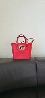 Rote Guess Tasche | LOOP-Marktplatz