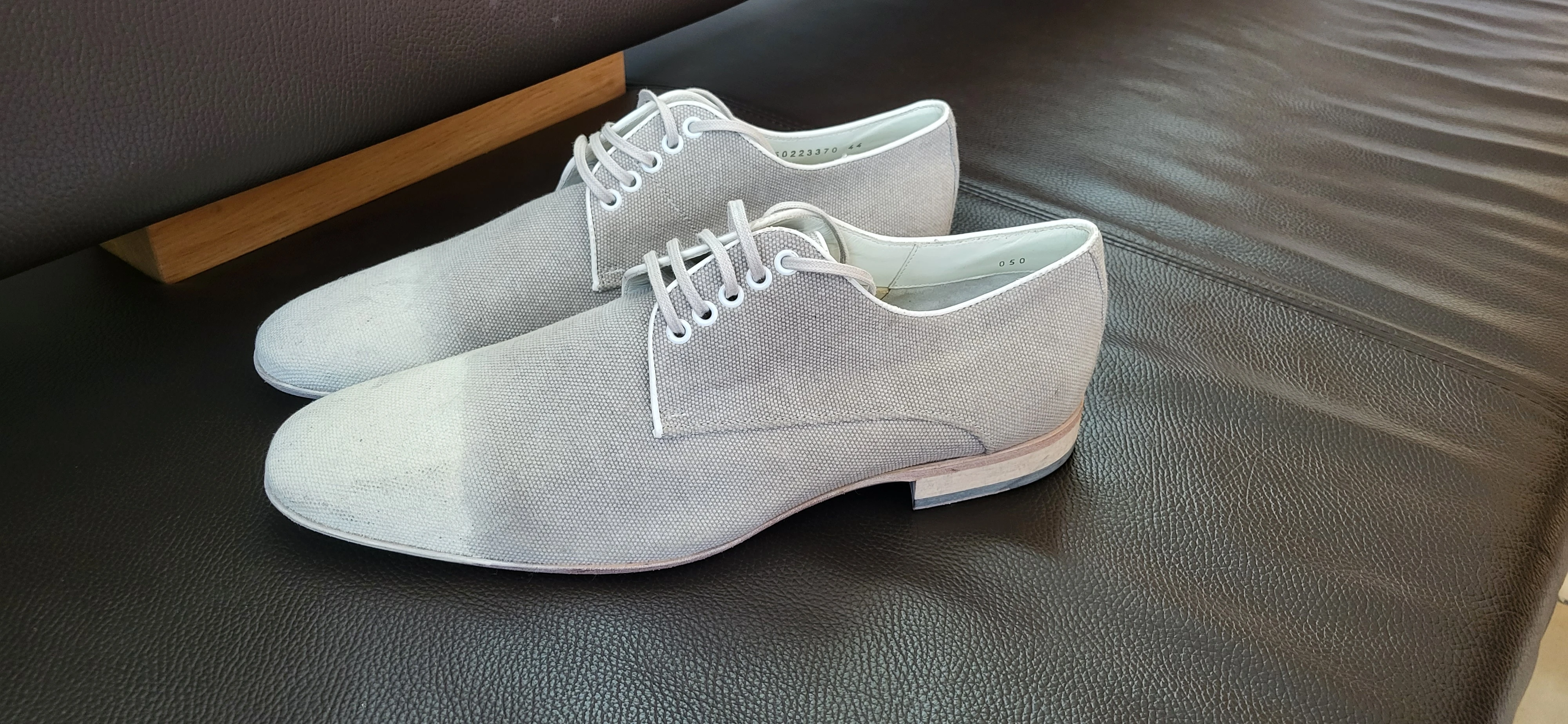 Neue Hugo Boss Derbys | LOOP-Marktplatz