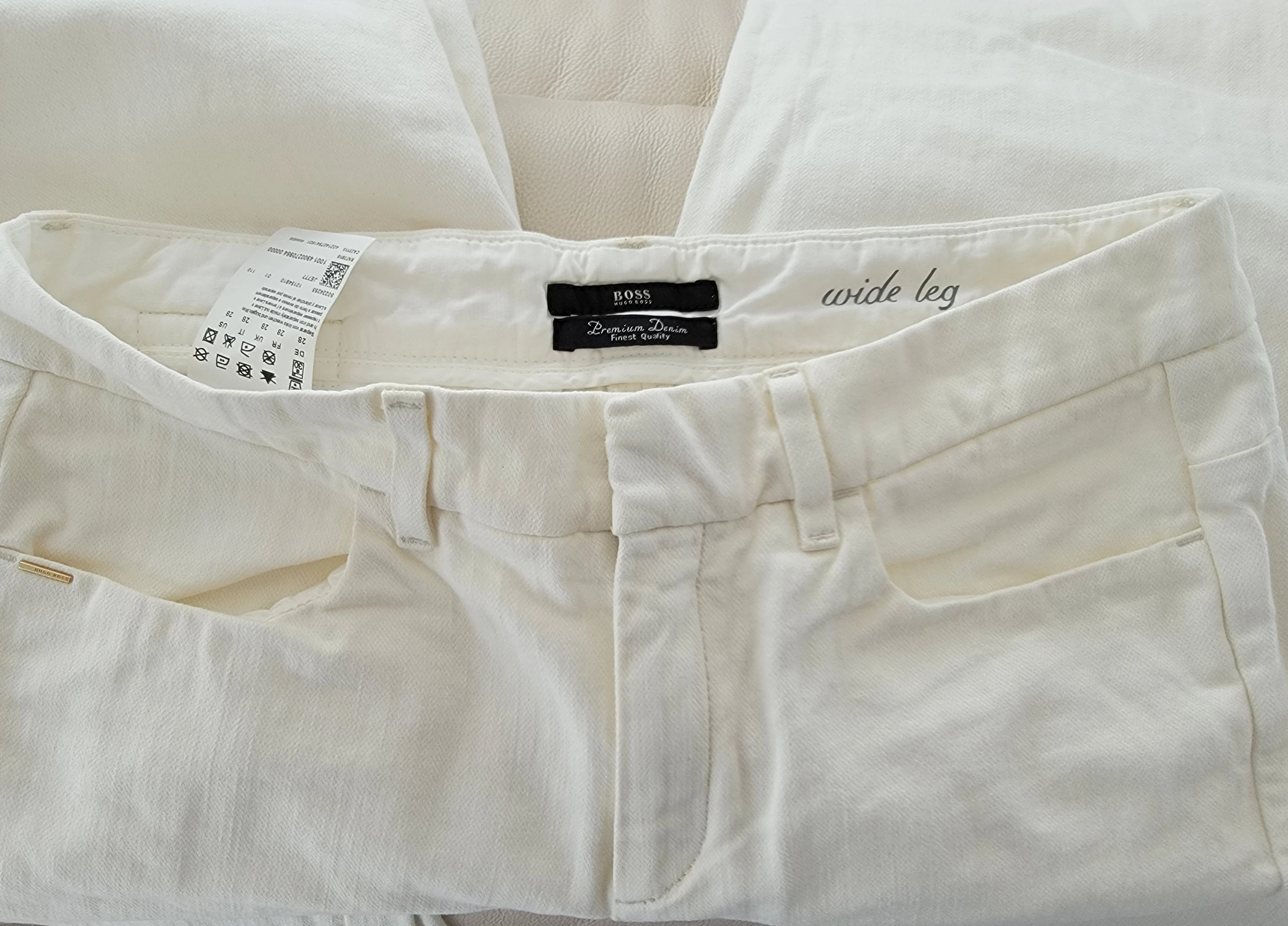 Hugo Boss Flared Jeans | LOOP Marketplace