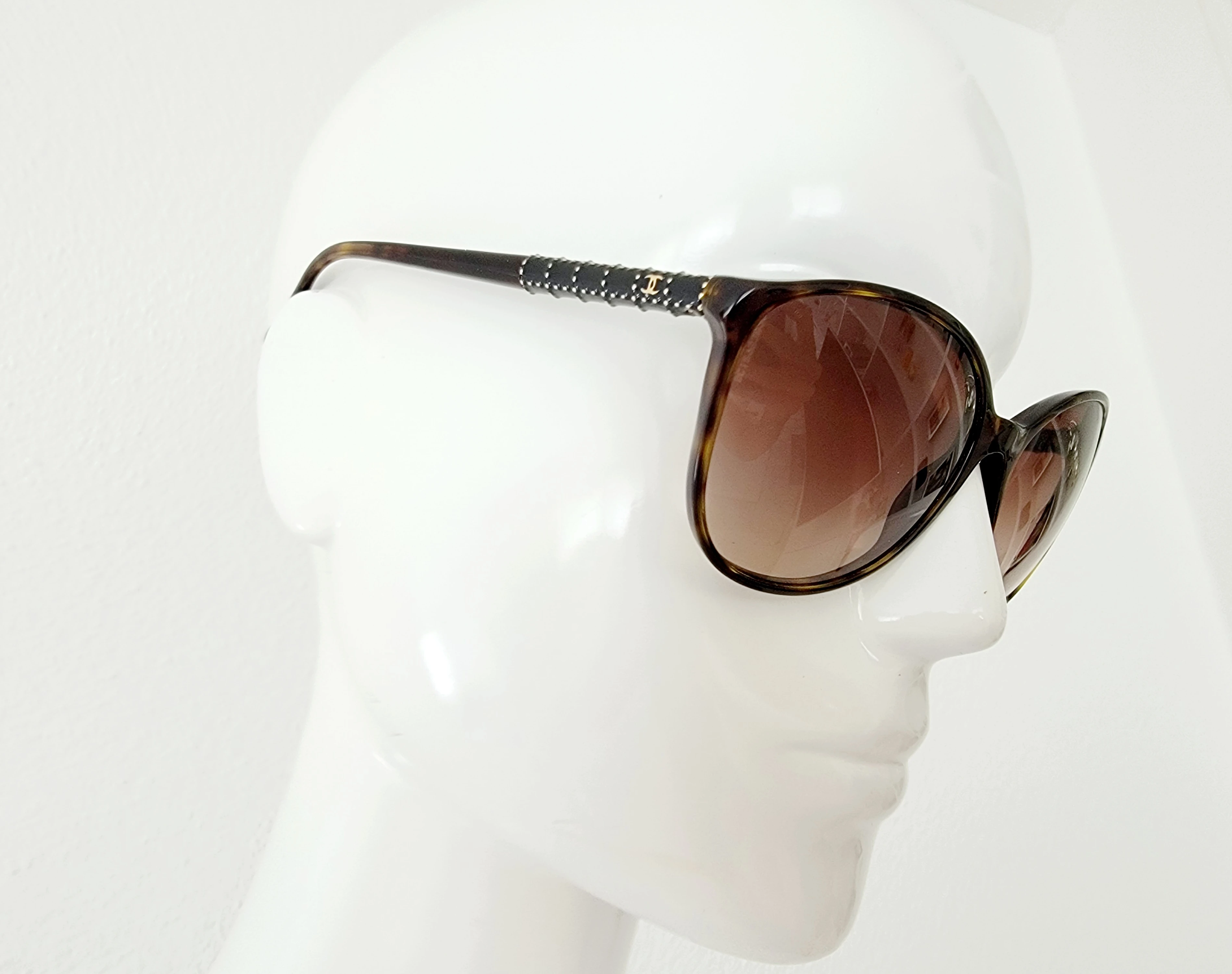 Elegante Chanel Sonnenbrille | LOOP-Marktplatz