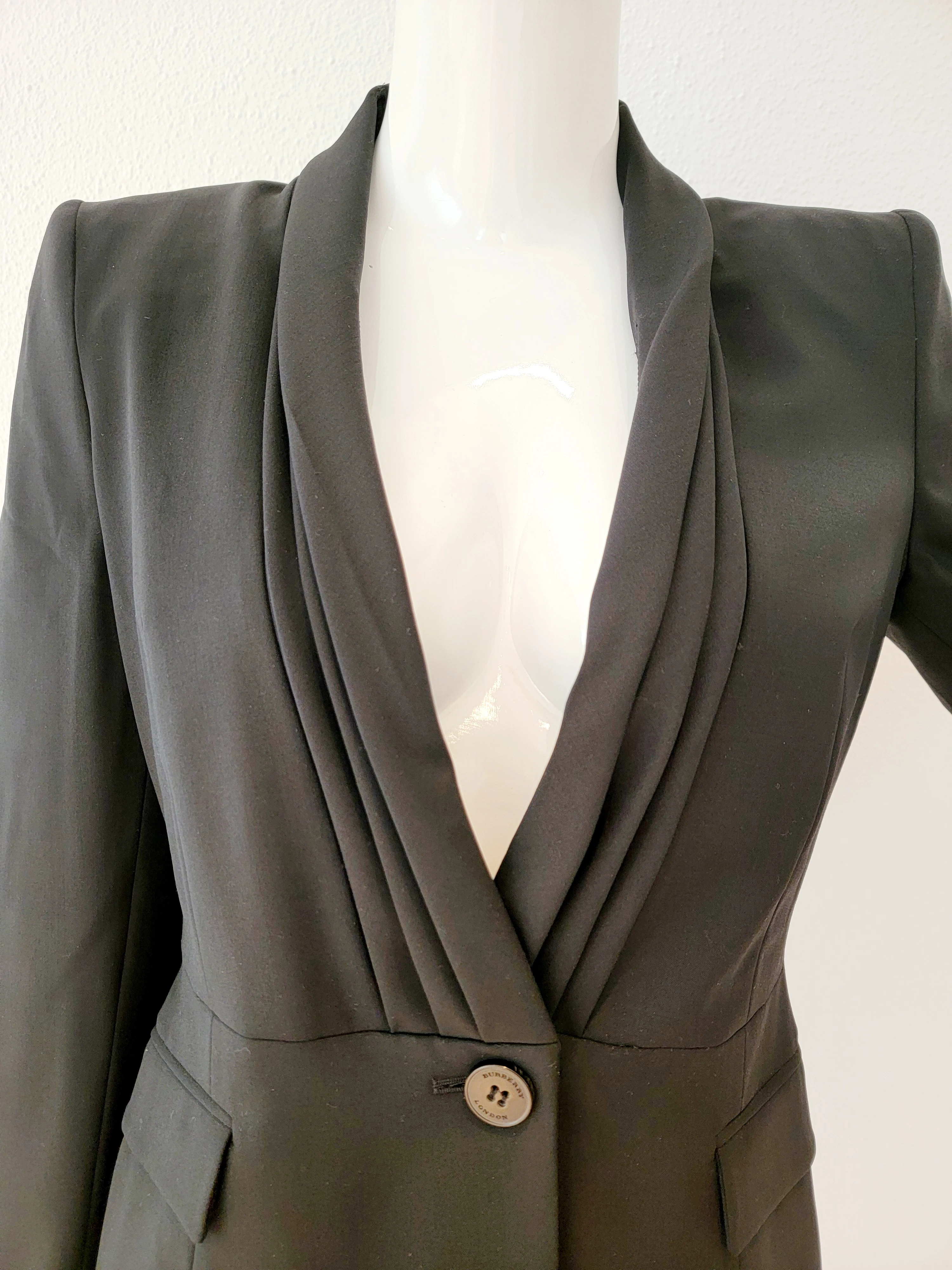 Schwarzer Blazer von Burberry | LOOP-Marktplatz