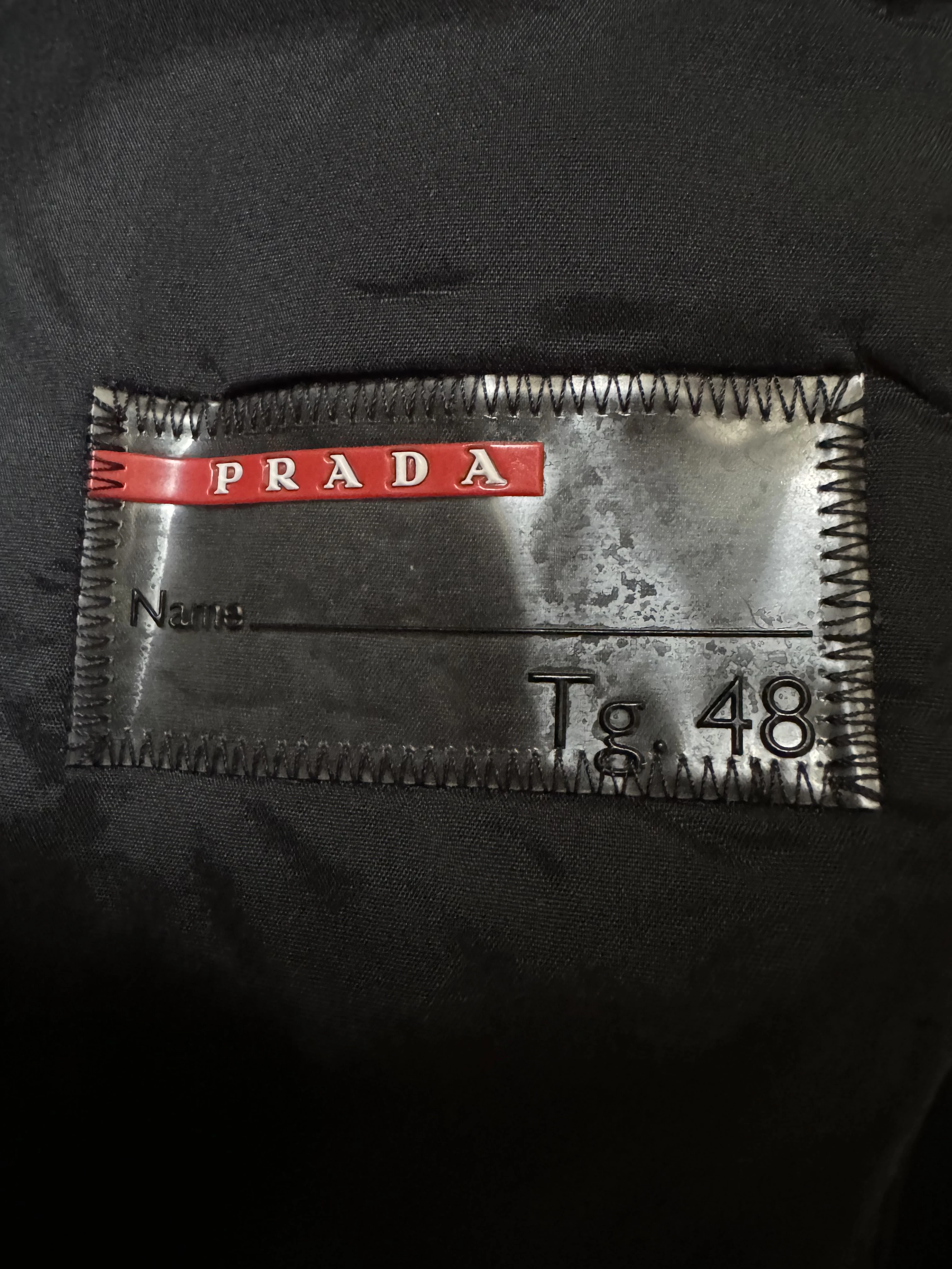 Prada Mantel mit Kapuze, schwarz, Blaufuchsfell | LOOP-Marktplatz