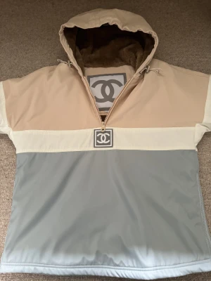 Vintage CHANEL Skijacke Hoodie | LOOP-Marktplatz