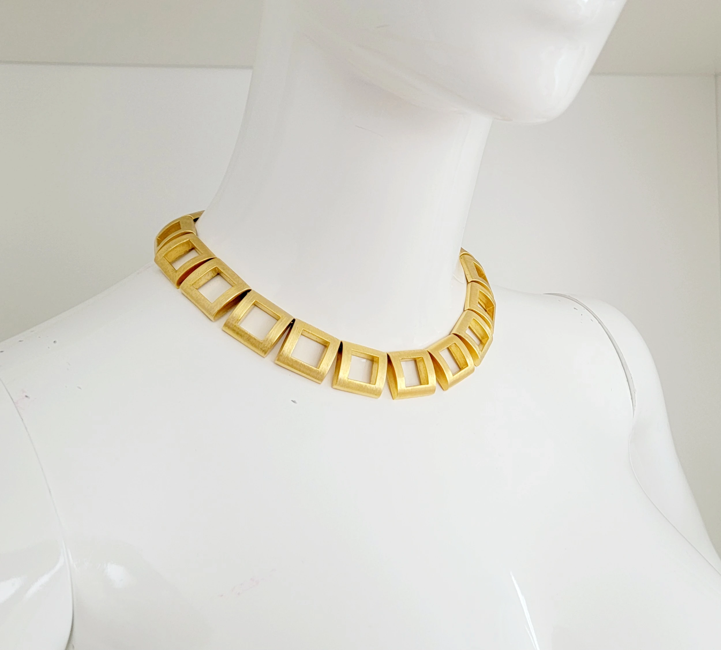 Vintage Modeschmuck Helena Rubinstein | LOOP-Marktplatz