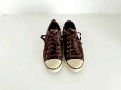 Gefütterte UGG Sneakers | LOOP-Marktplatz