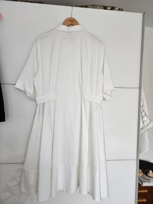 Kleid neu Eleventy weiss Gr. 40/42 | LOOP Marketplace