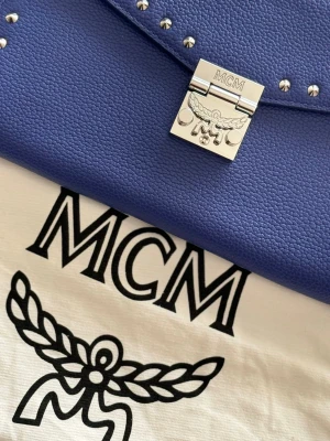 Neuwertige MCM Tasche nanyblau | LOOP-Marktplatz