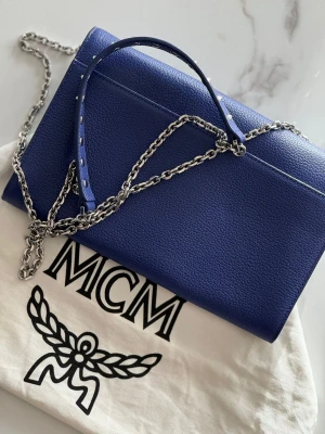 Neuwertige MCM Tasche nanyblau | LOOP-Marktplatz