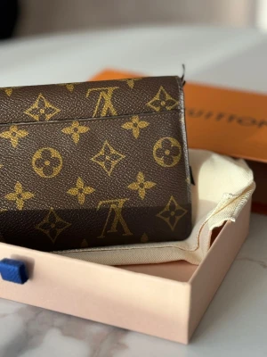 Louis Vuitton Jeanne Portemonnaie | LOOP-Marktplatz