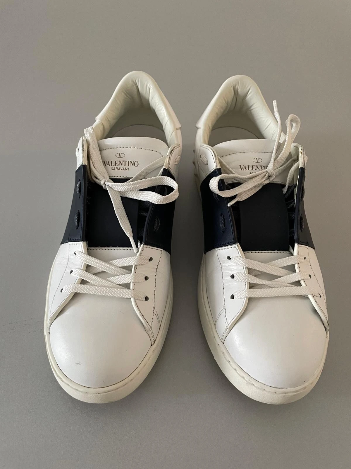 Valentino Sneakers, Neupreis 600.- | LOOP Marketplace