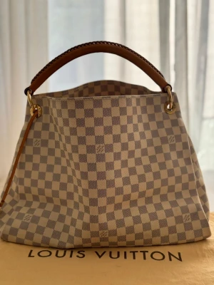 Louis Vuitton Artsy Tasche | LOOP Marketplace