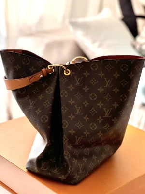 Louis Vuitton Graceful Tasche | LOOP Marketplace