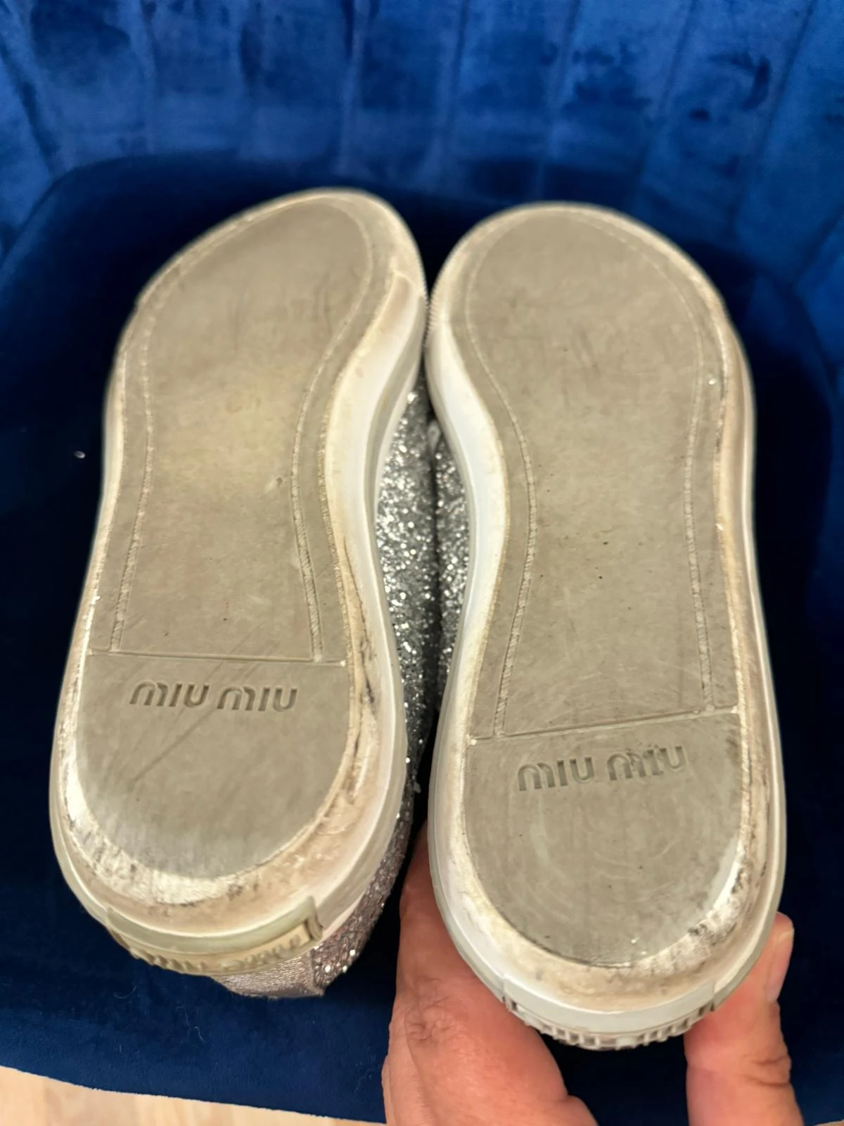 Miu Miu Sneakers mit Glitzer | LOOP-Marktplatz