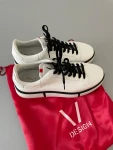 V Design Sneakers
