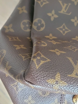 Louis Vuitton Artsy | LOOP-Marktplatz