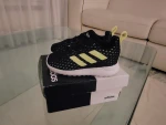 Neue Adidas Sneakers