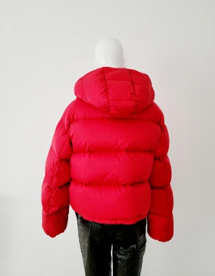 Neue Moncler Jacke | LOOP-Marktplatz