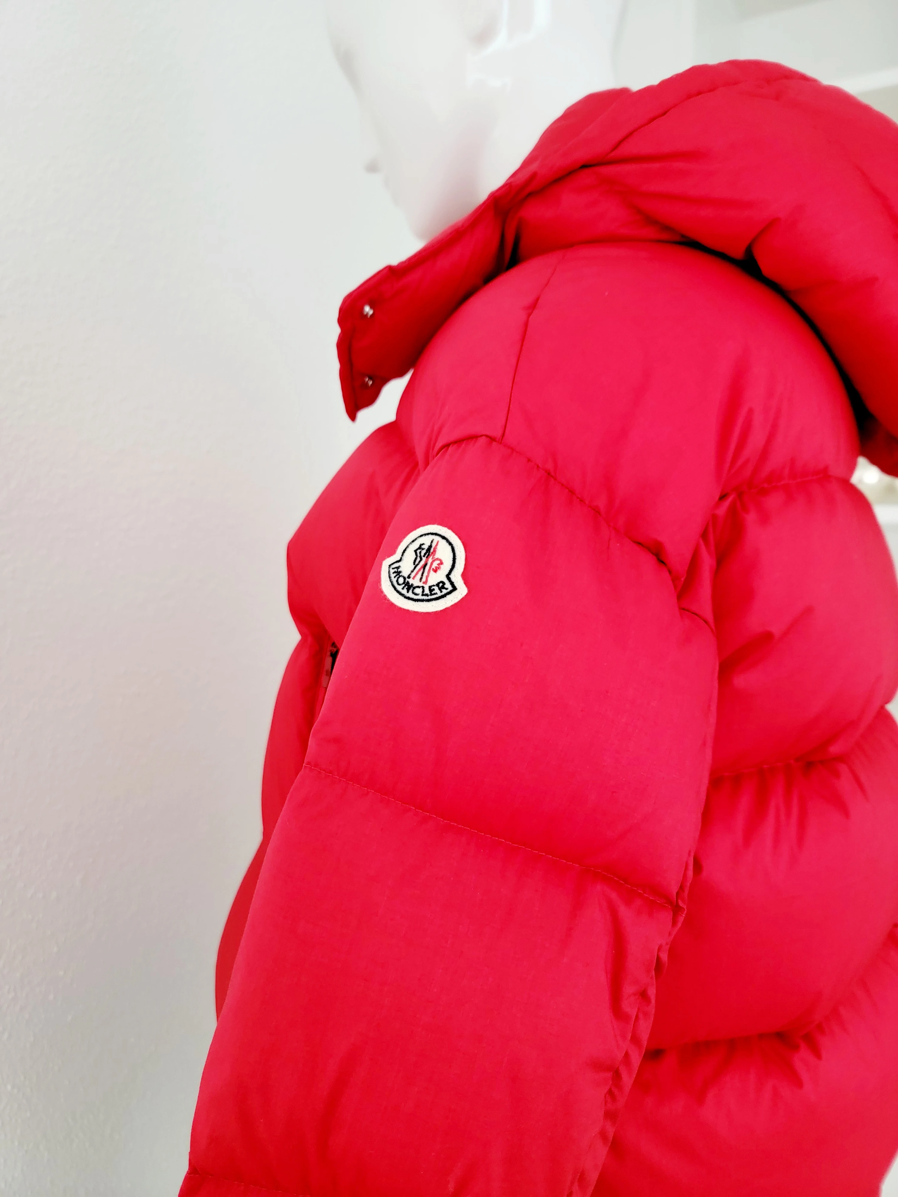 Neue Moncler Jacke | LOOP-Marktplatz