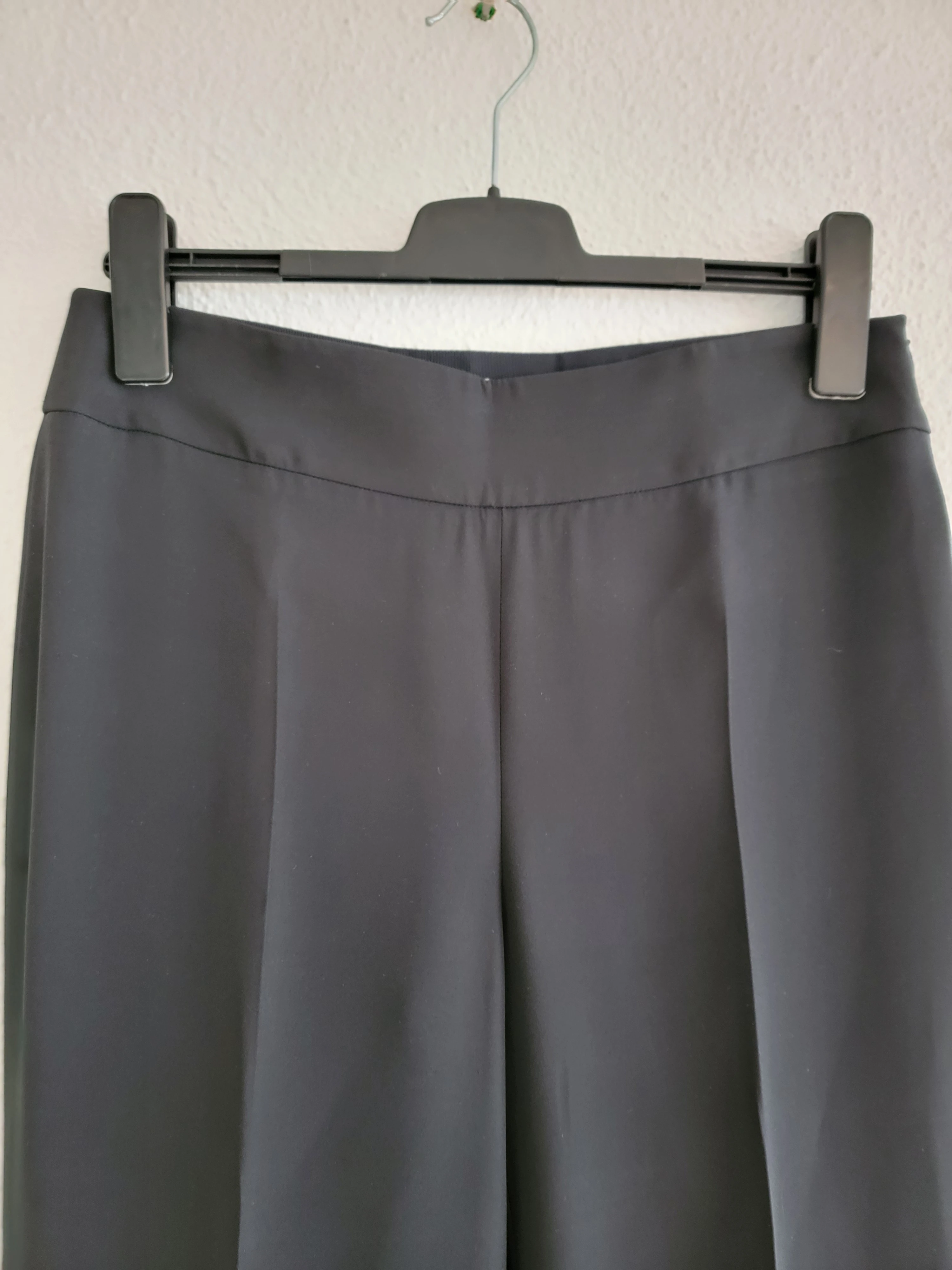 Breite, elegante Armani Hose | LOOP-Marktplatz