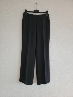 Breite, elegante Armani Hose | LOOP-Marktplatz