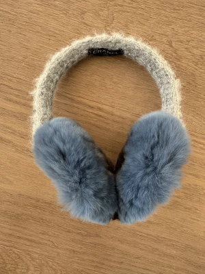 Chanel Earmuff Tweed/Fell | LOOP-Marktplatz