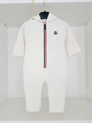 Neuer Moncler Strampler/ Overall | LOOP-Marktplatz