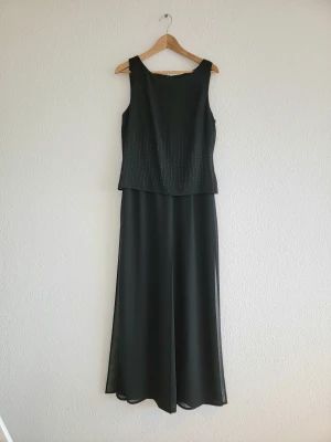 Schöner Jumpsuit | LOOP-Marktplatz