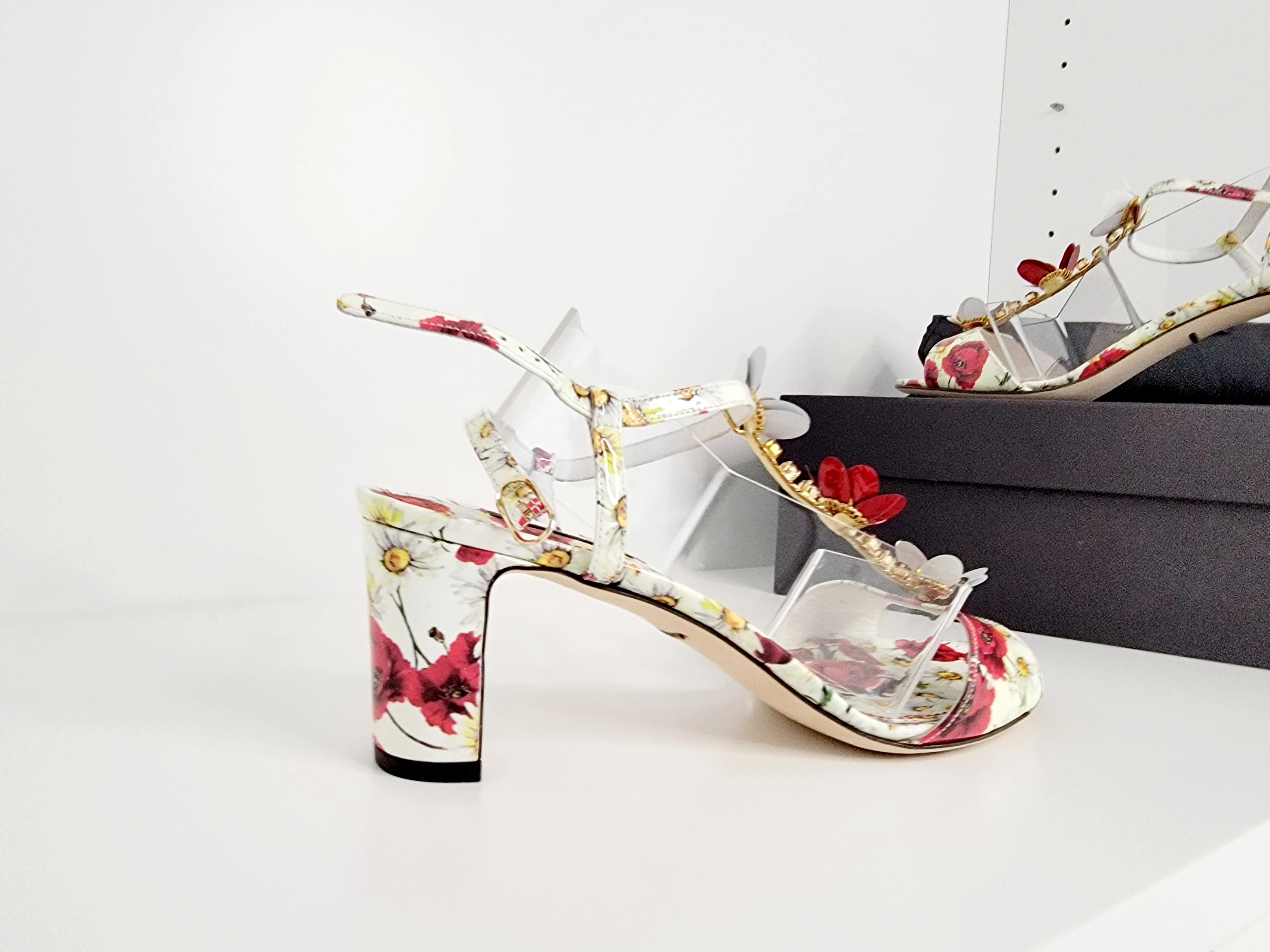 Neue Dolce & Gabbana Sandalen | LOOP-Marktplatz