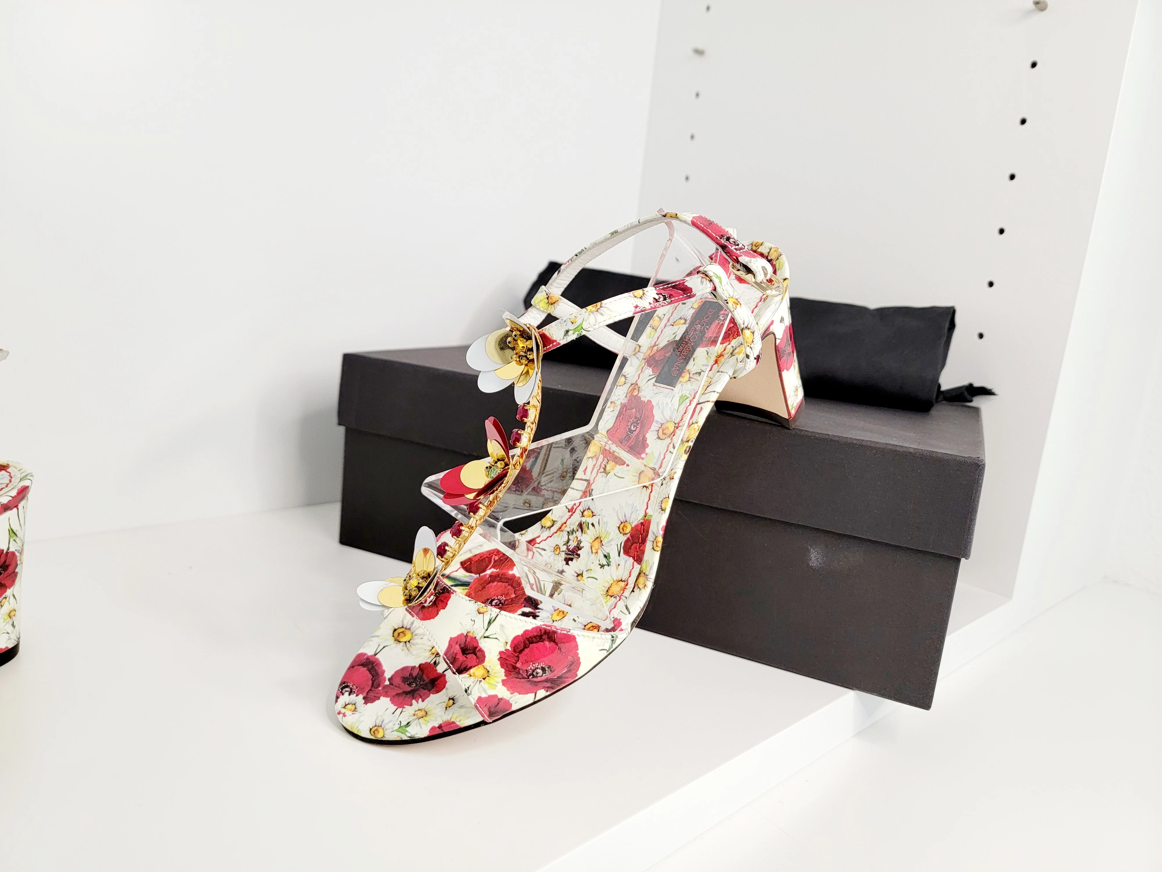 Neue Dolce & Gabbana Sandalen | LOOP-Marktplatz