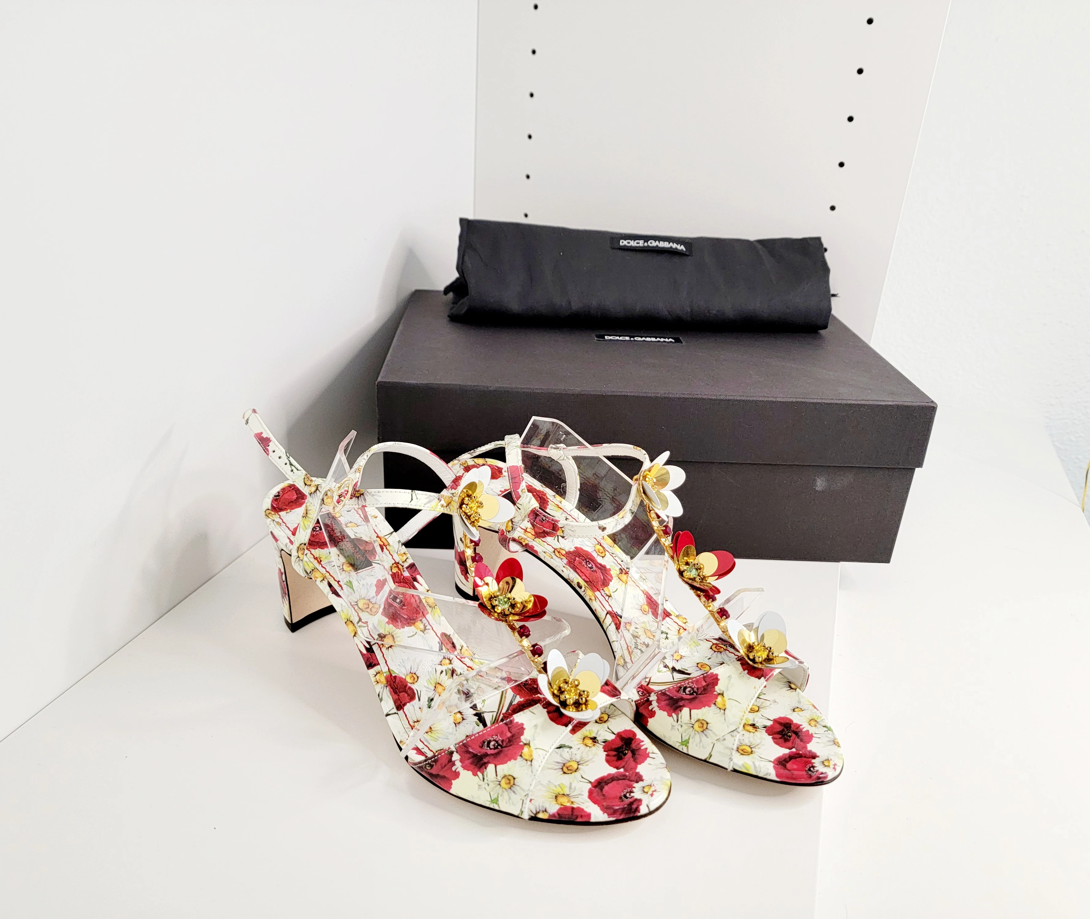 Neue Dolce & Gabbana Sandalen | LOOP-Marktplatz