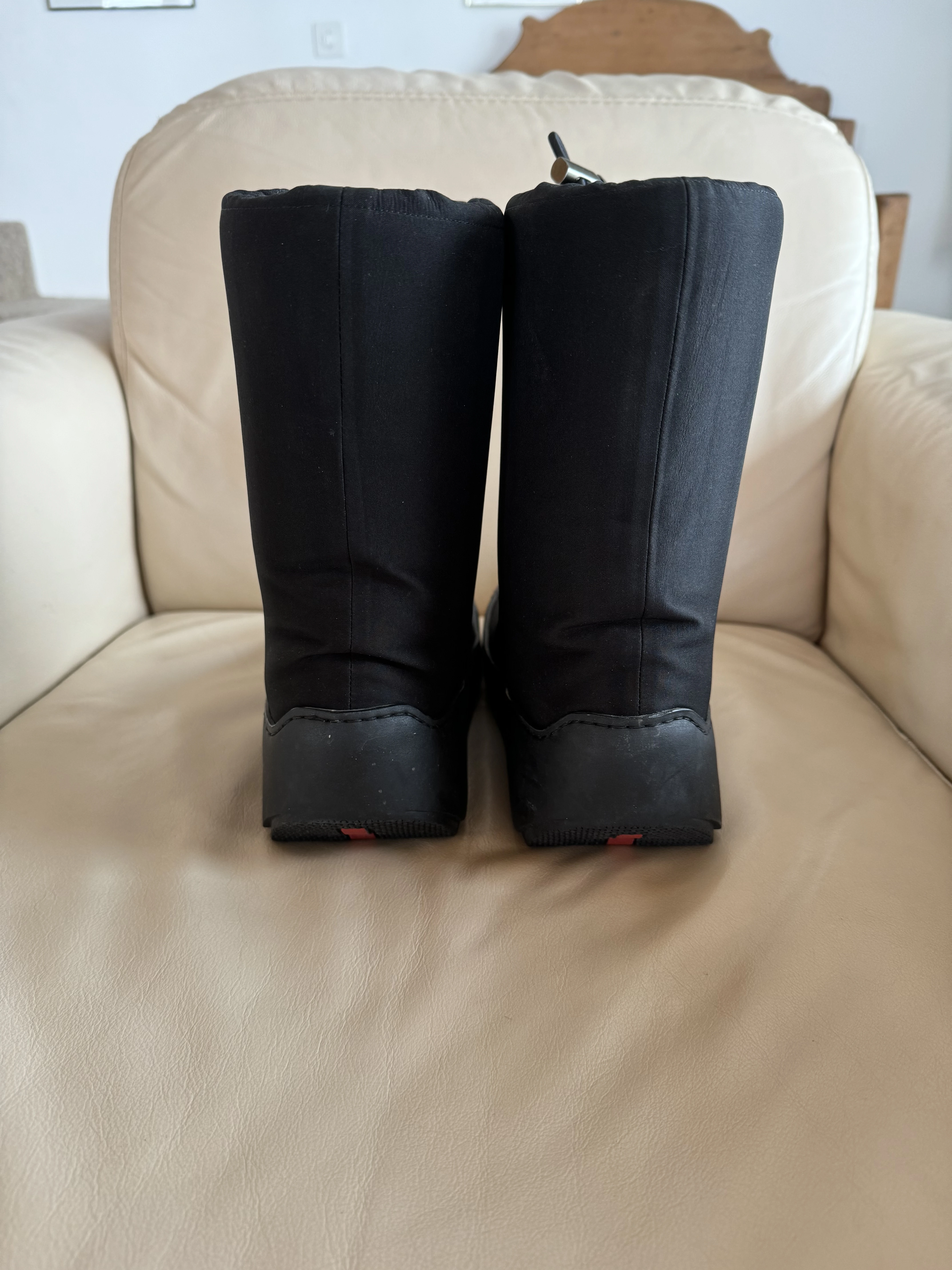 Snowboots Prada neuwertig | LOOP Marketplace