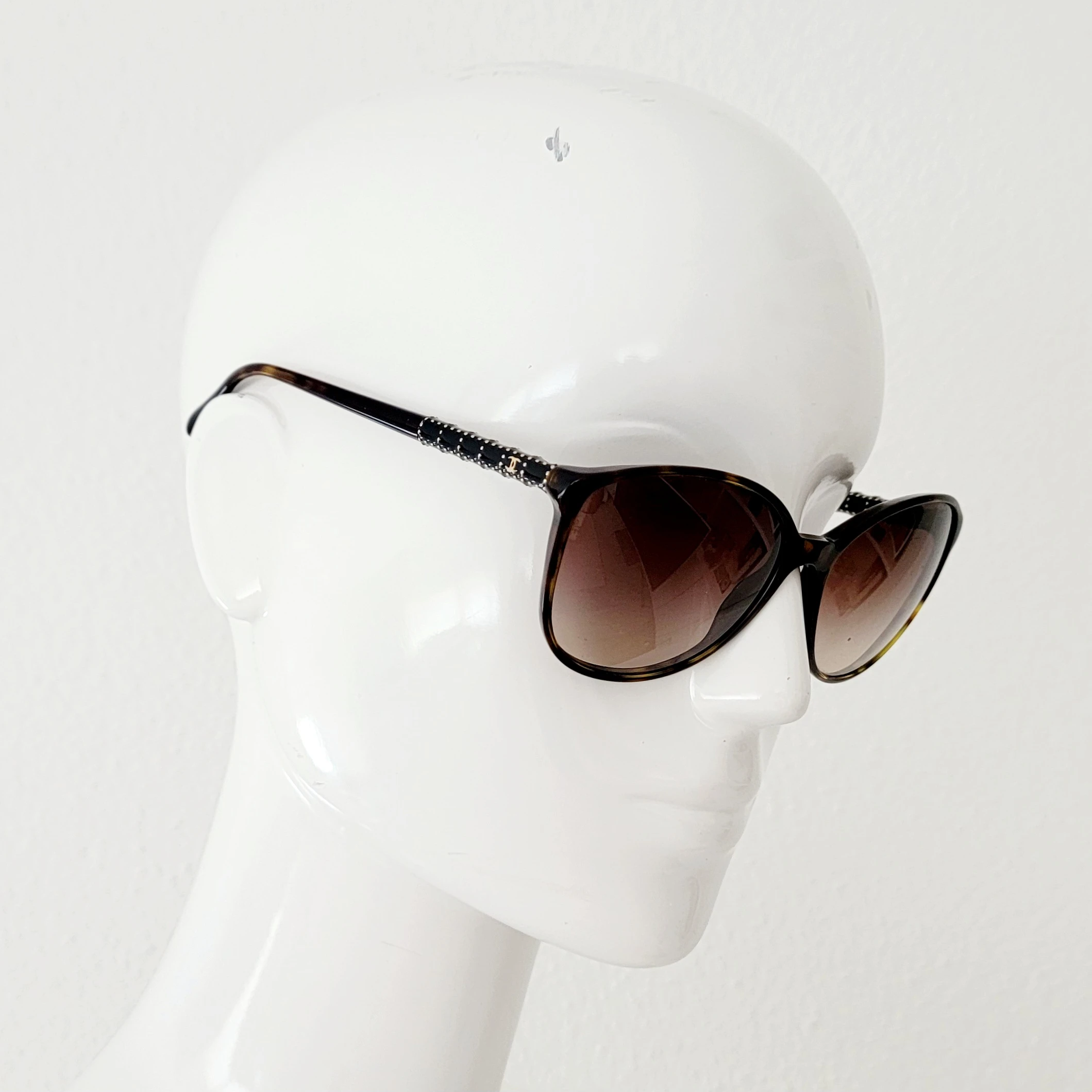 Elegante Chanel Sonnenbrille | LOOP-Marktplatz