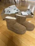 UGG Classic Mini Platform Boots
