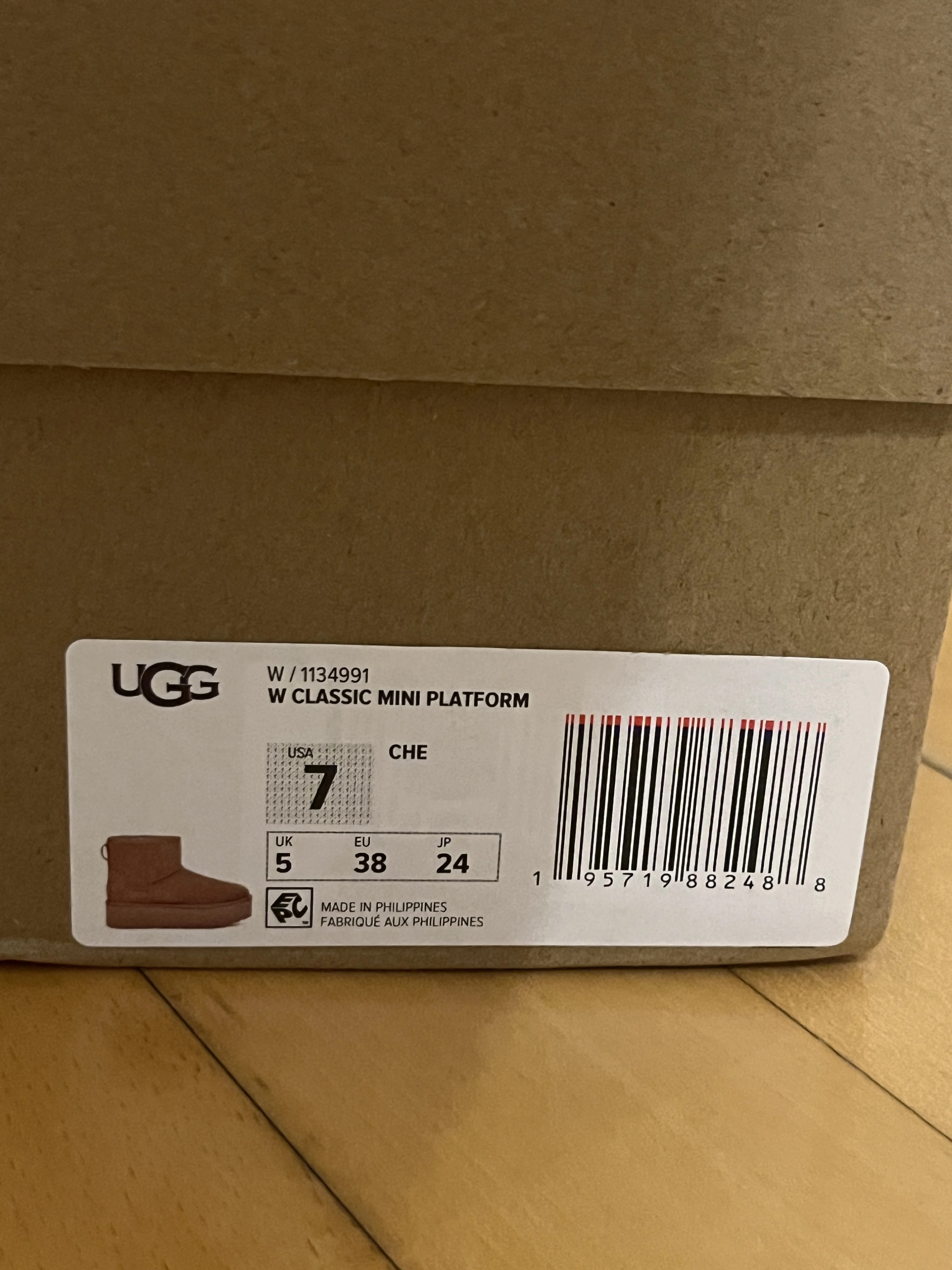 UGG Classic Mini Platform Boots | LOOP Marketplace