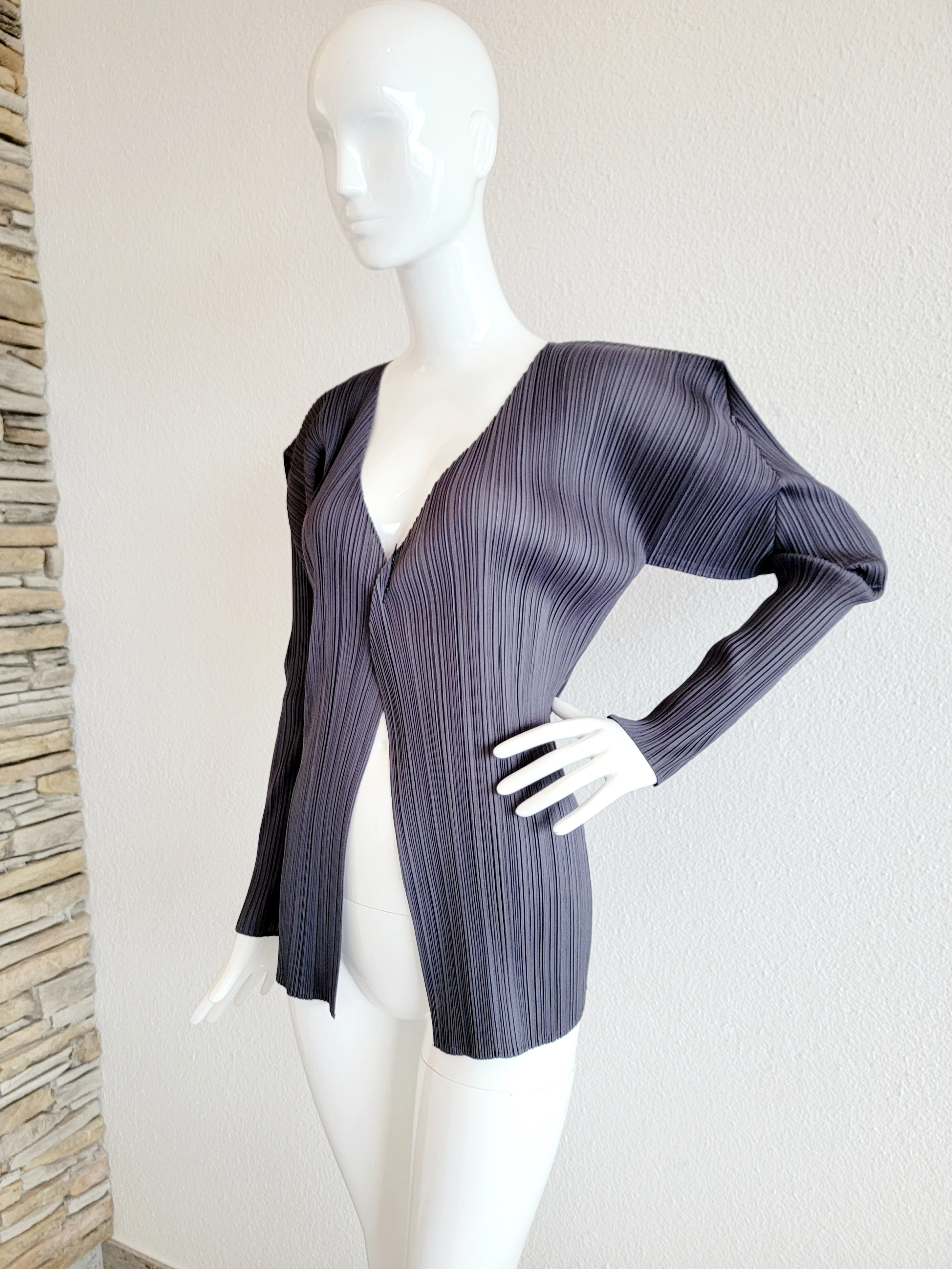 Pleats Please Issey Miyake Cardigan | LOOP-Marktplatz