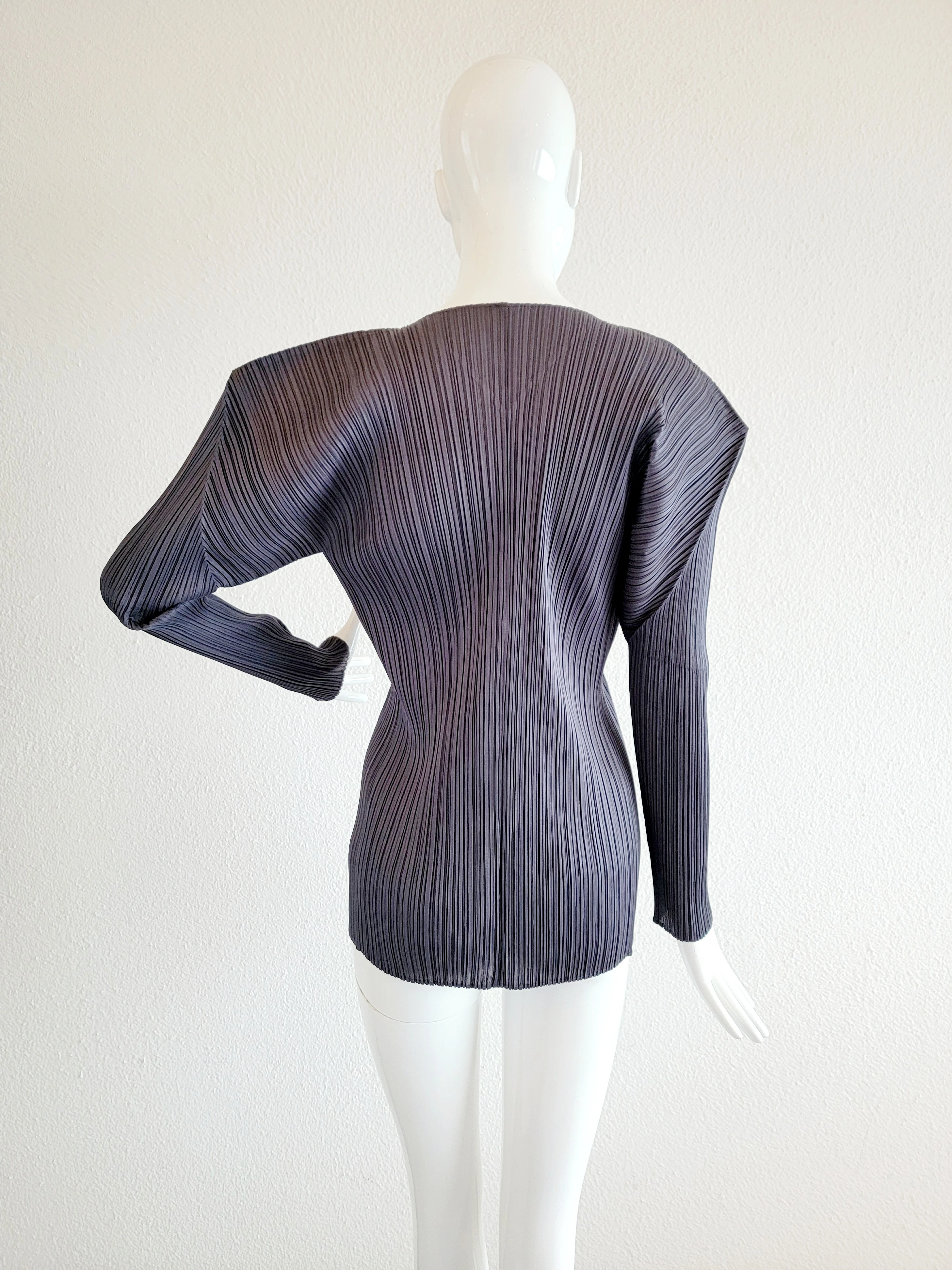 Pleats Please Issey Miyake Cardigan | LOOP-Marktplatz