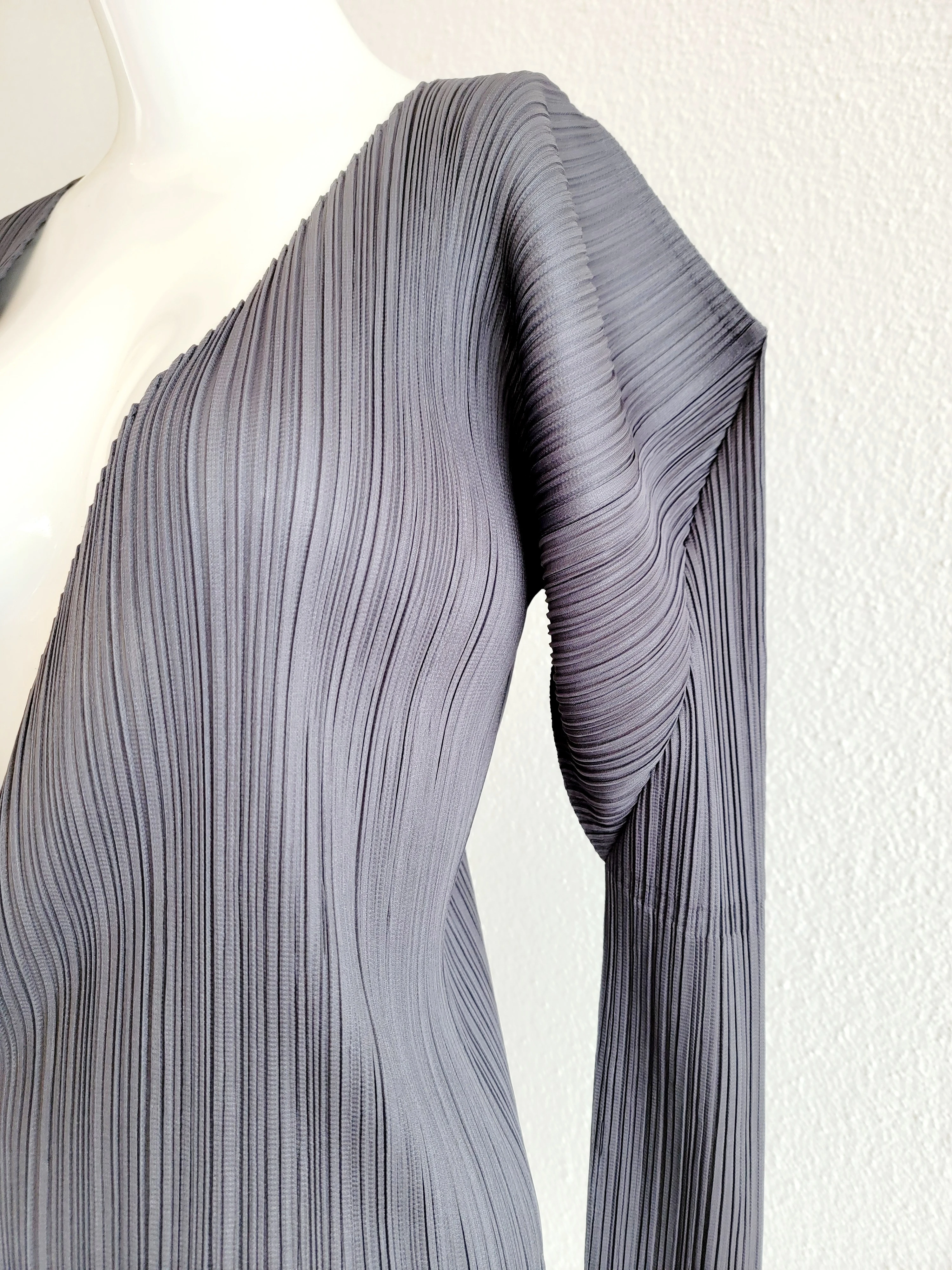 Pleats Please Issey Miyake Cardigan | LOOP-Marktplatz