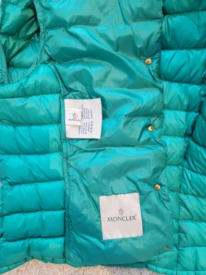 Grünes Moncler Gilet | LOOP-Marktplatz