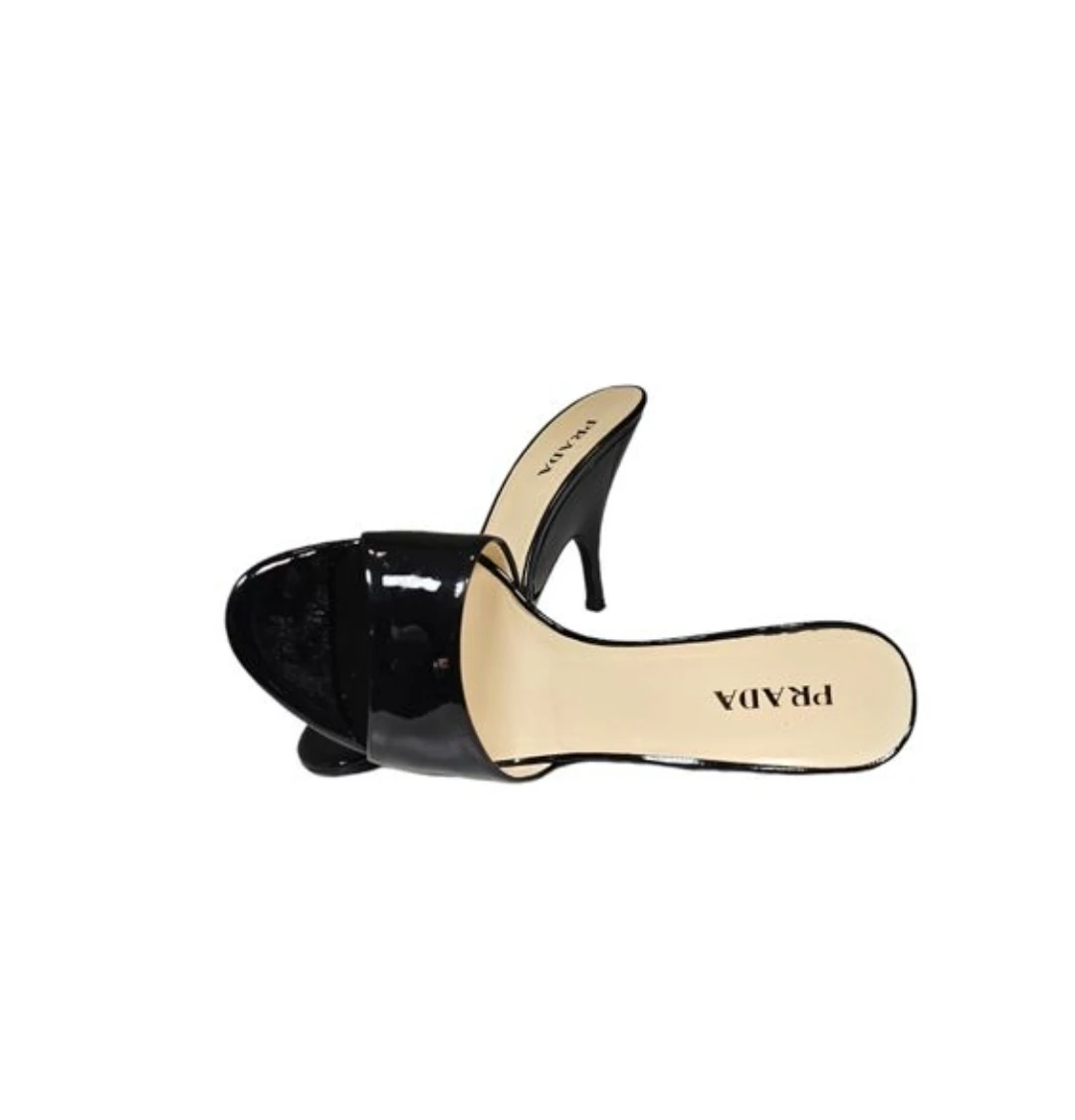 Prada Patent leather Sliders | LOOP-Marktplatz