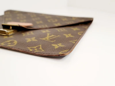 Louis Vuitton Sénateur Envelope Clutch | LOOP-Marktplatz