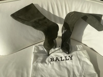 Bally Stiefel | LOOP Marketplace