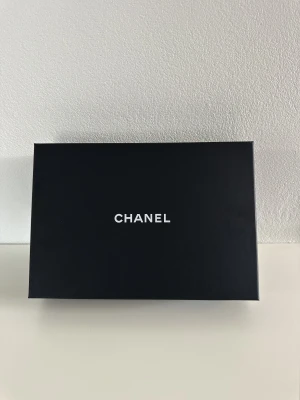 Blaue Chanel Wallet on Chain Tasche | LOOP-Marktplatz