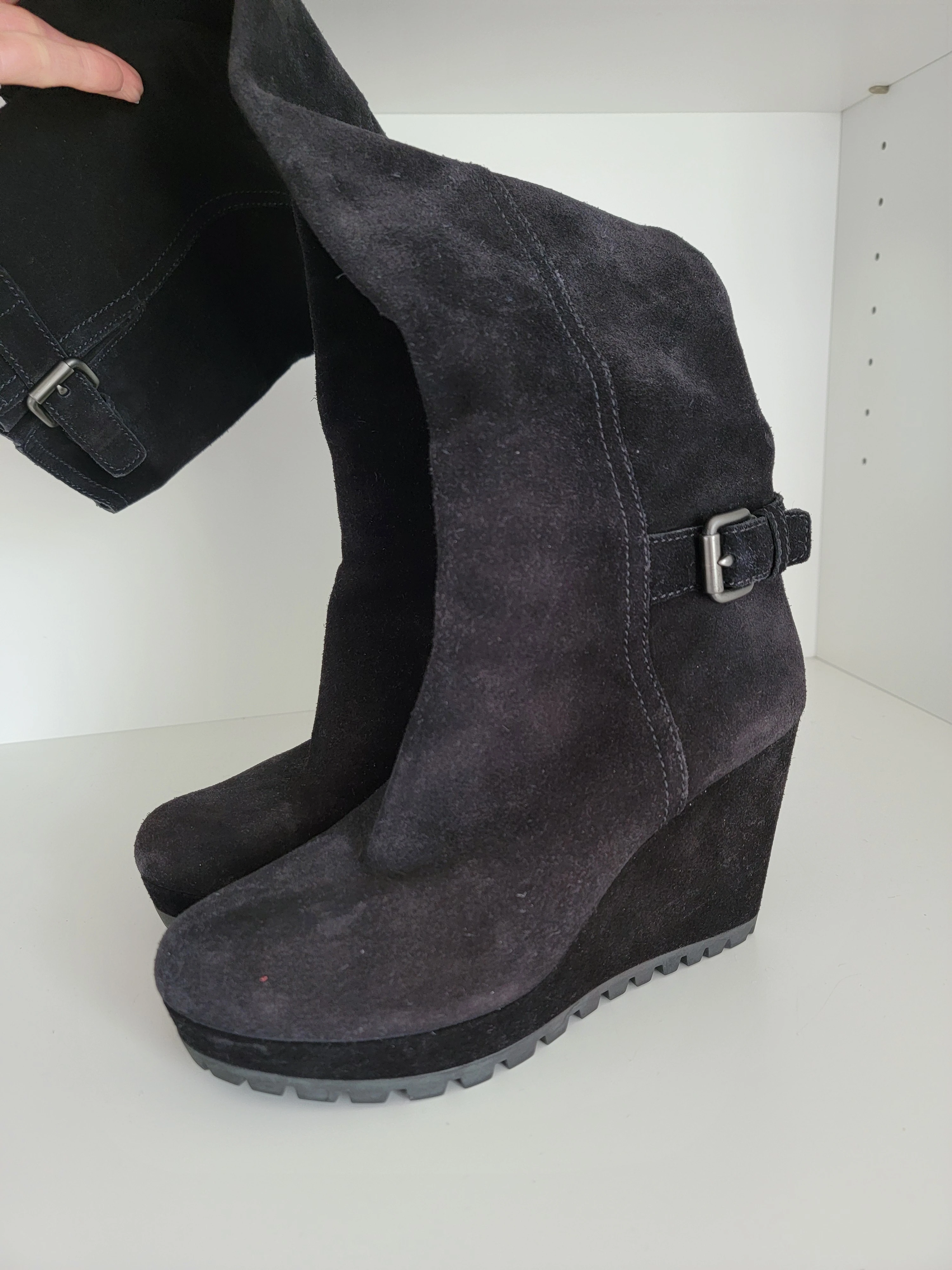 Prada Siefel mit Keilabsatz | LOOP Marketplace