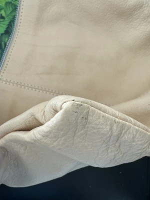 Navyboot Leder Handtasche | LOOP Marketplace