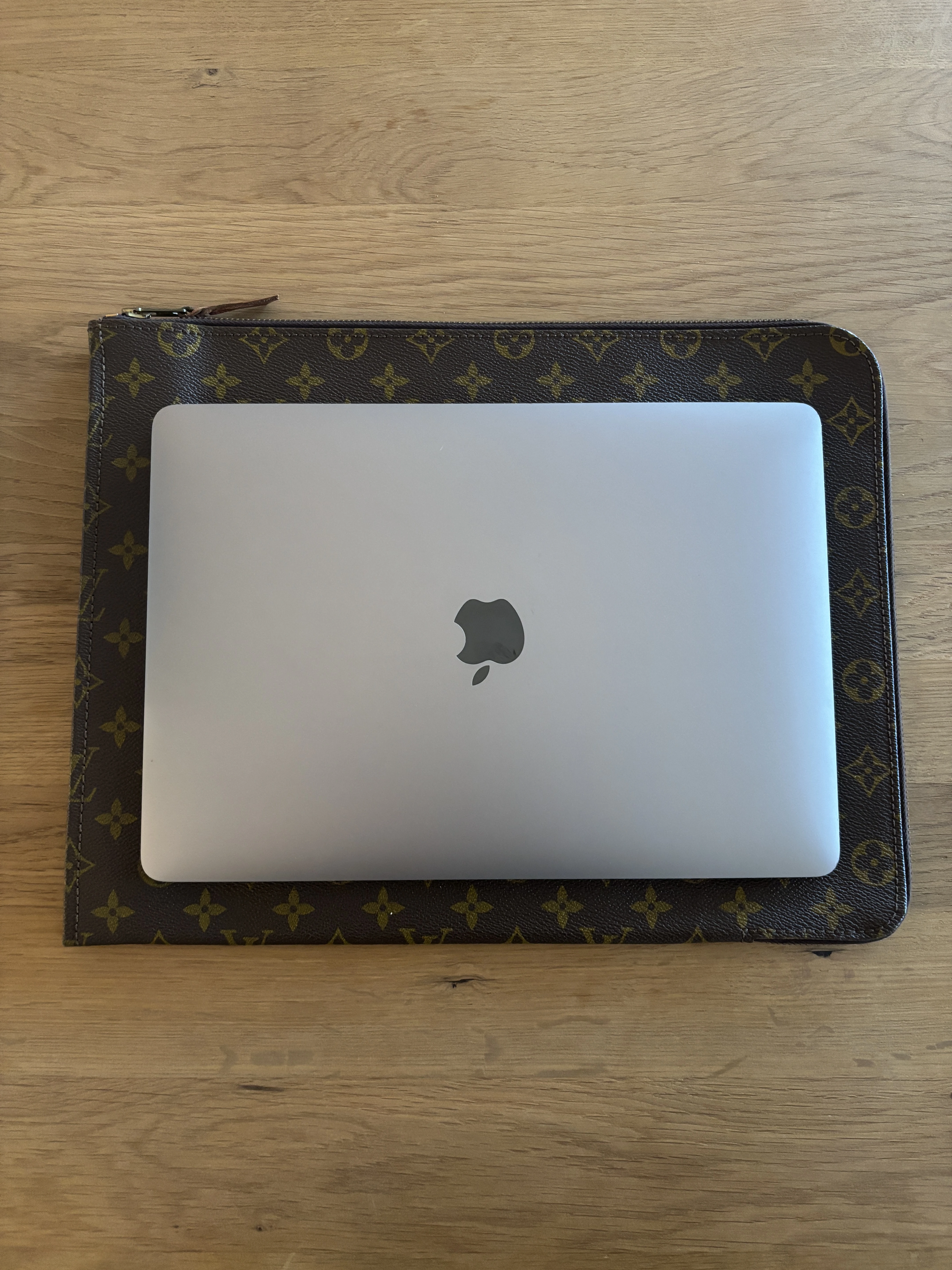 Louis Vuitton Vintage Poche Documents | LOOP Marketplace