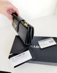 Grosses Prada Portemonnaie