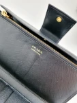 Grosses Prada Portemonnaie