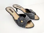 Umwerfende Louis Vuitton Denim Sandalen