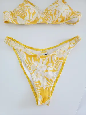 Neuer Banana Moon Bikini | LOOP-Marktplatz