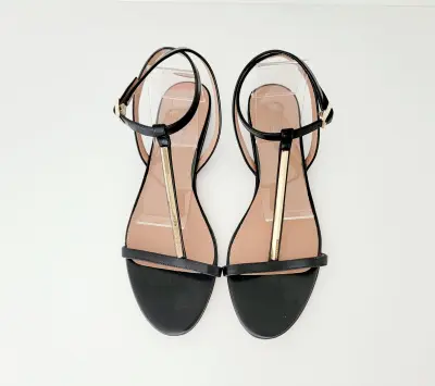 Neue Hugo Boss Sandalen | LOOP Marketplace